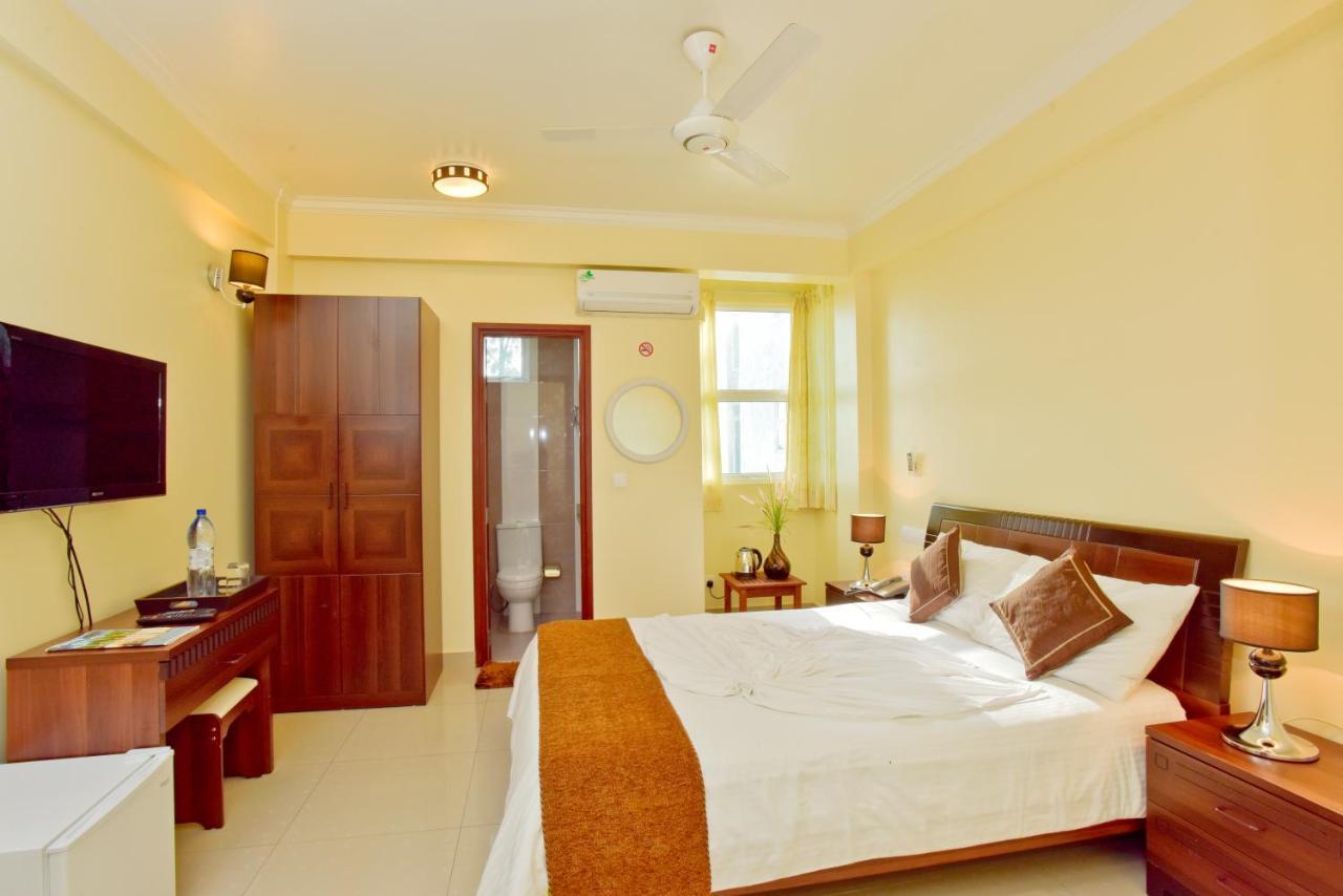 Crystal Beach Inn Male Zewnętrze zdjęcie