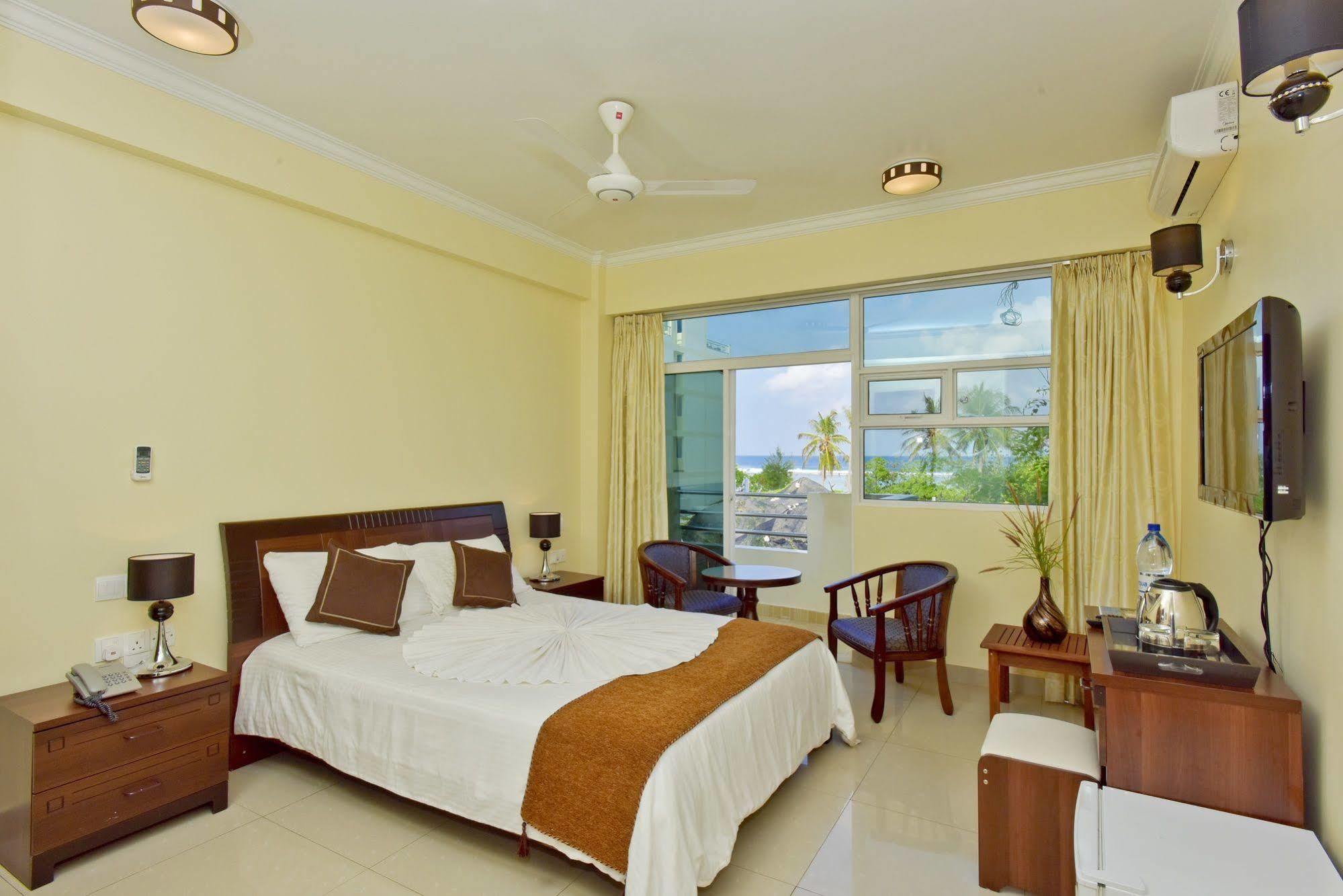 Crystal Beach Inn Male Zewnętrze zdjęcie